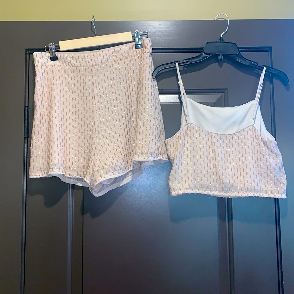Show Me your Mumu 2 piece short set! Size Large Completely lined.